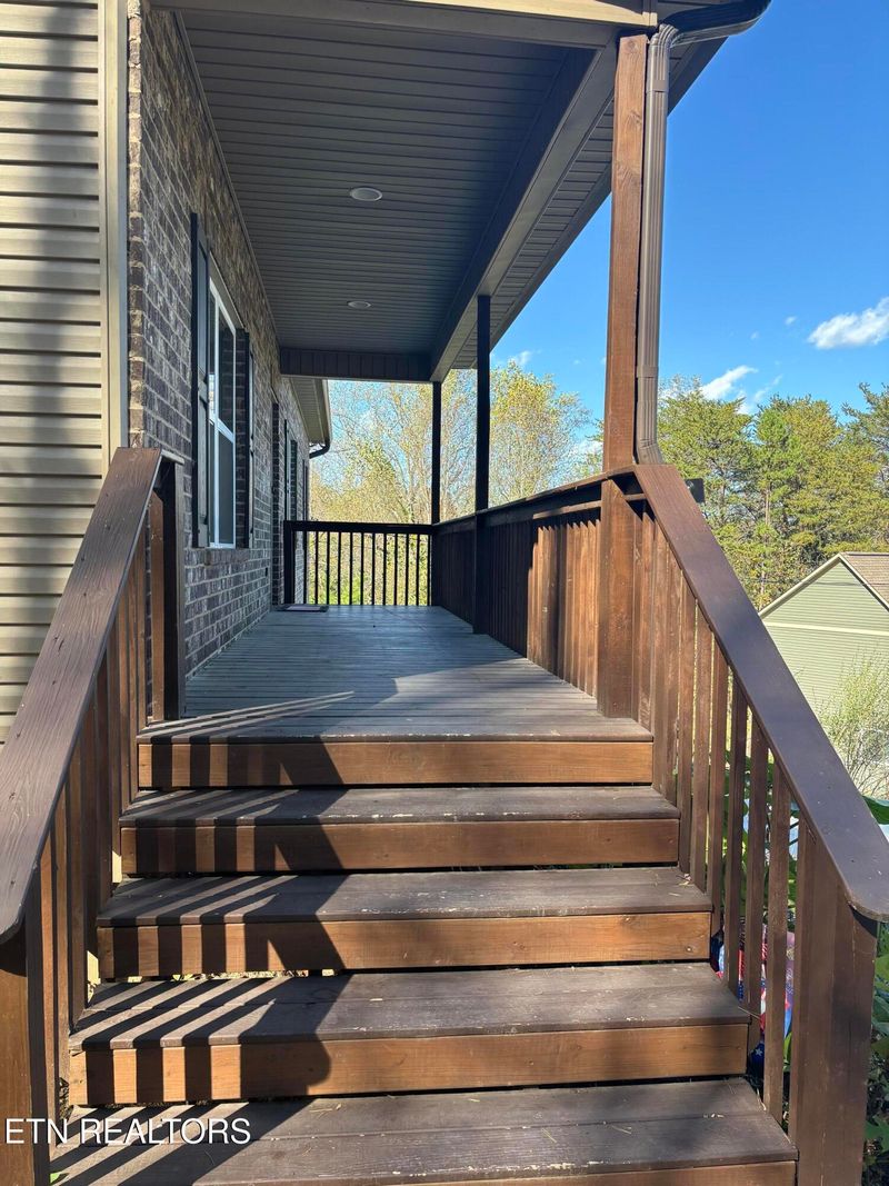 329 Branch Ln, Clinton, TN 37716