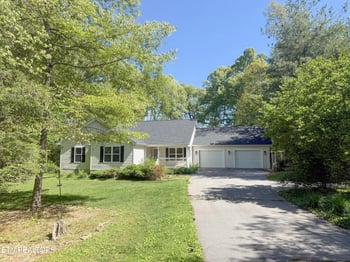 329 Hilltop Dr, Crossville, TN 38555