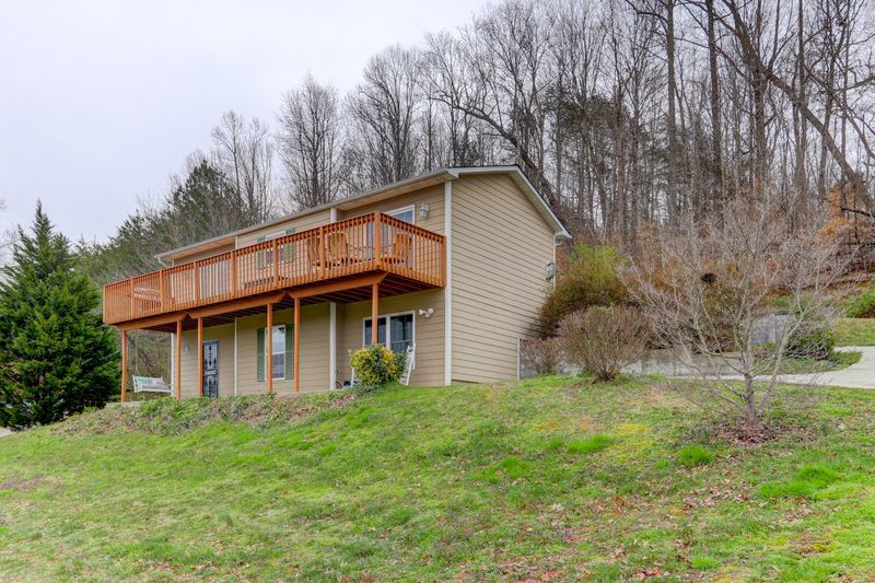 329 Mehaffey Rd, Powell, TN 37849