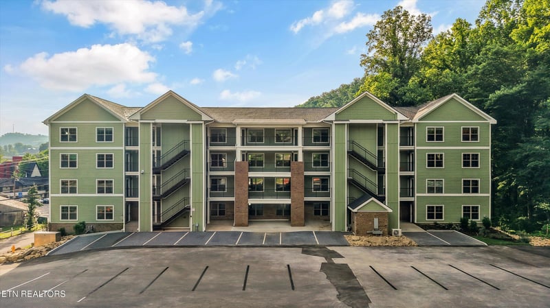 329 Ownby St #1406, Gatlinburg, TN 37738