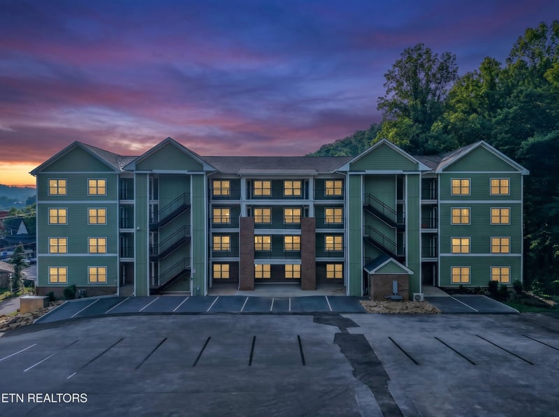 329 Ownby St #1406, Gatlinburg, TN 37738