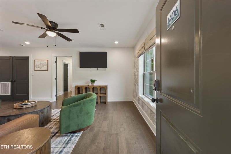 329 Ownby St #1406, Gatlinburg, TN 37738