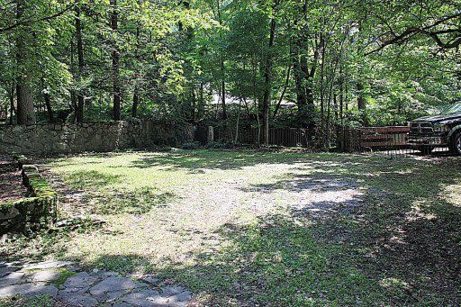 329 Roaring Fork Rd, Gatlinburg, TN 37738