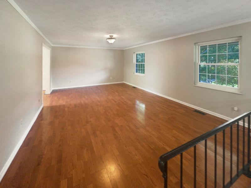 329 S Seven Oaks Dr, Knoxville, TN 37922