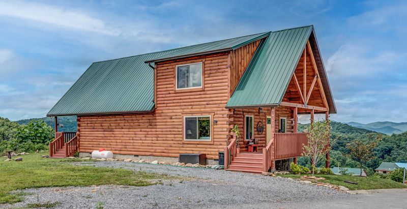 3290 Lonesome Pine Way, Sevierville, TN 37862