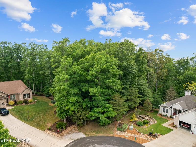33 Camden Ct, Crossville, TN 38558