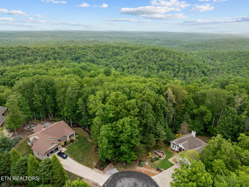 33 Camden Ct, Crossville, TN 38558