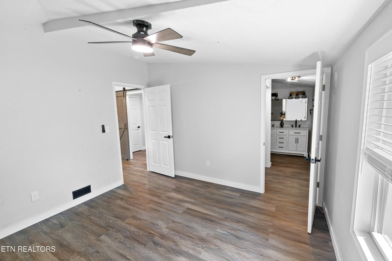 33 Melrose Ave, Englewood, TN 37329