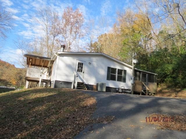 330 Ayers Dr, Harriman, TN 37748