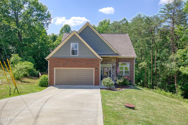 330 Branch Ln, Clinton, TN 37716