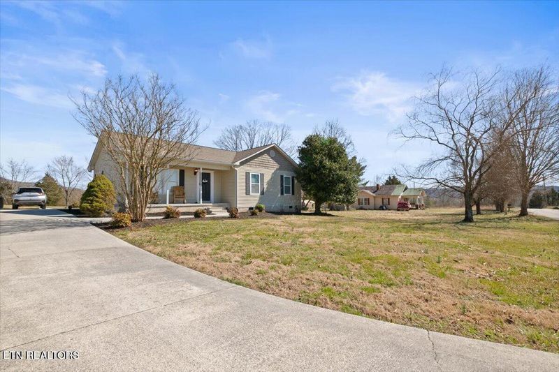 330 Brown Dr, Lafollette, TN 37766