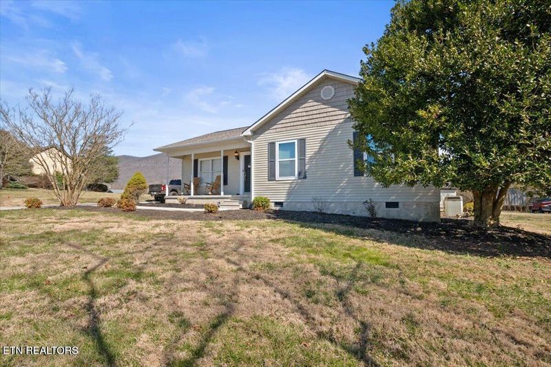 330 Brown Dr, Lafollette, TN 37766