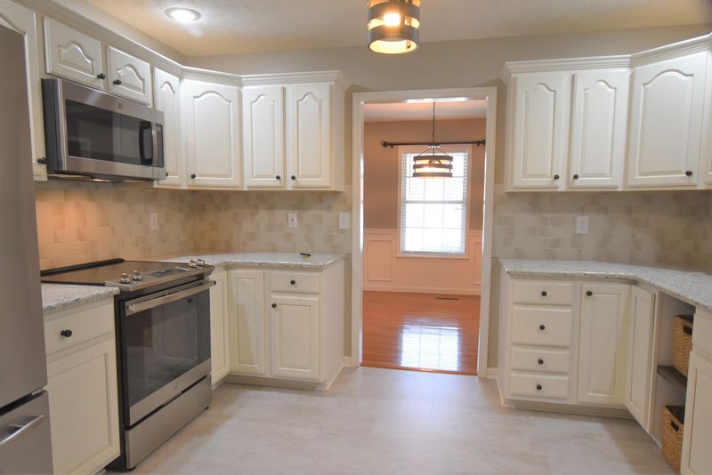 330 Chapman Overlook Dr, Seymour, TN 37865