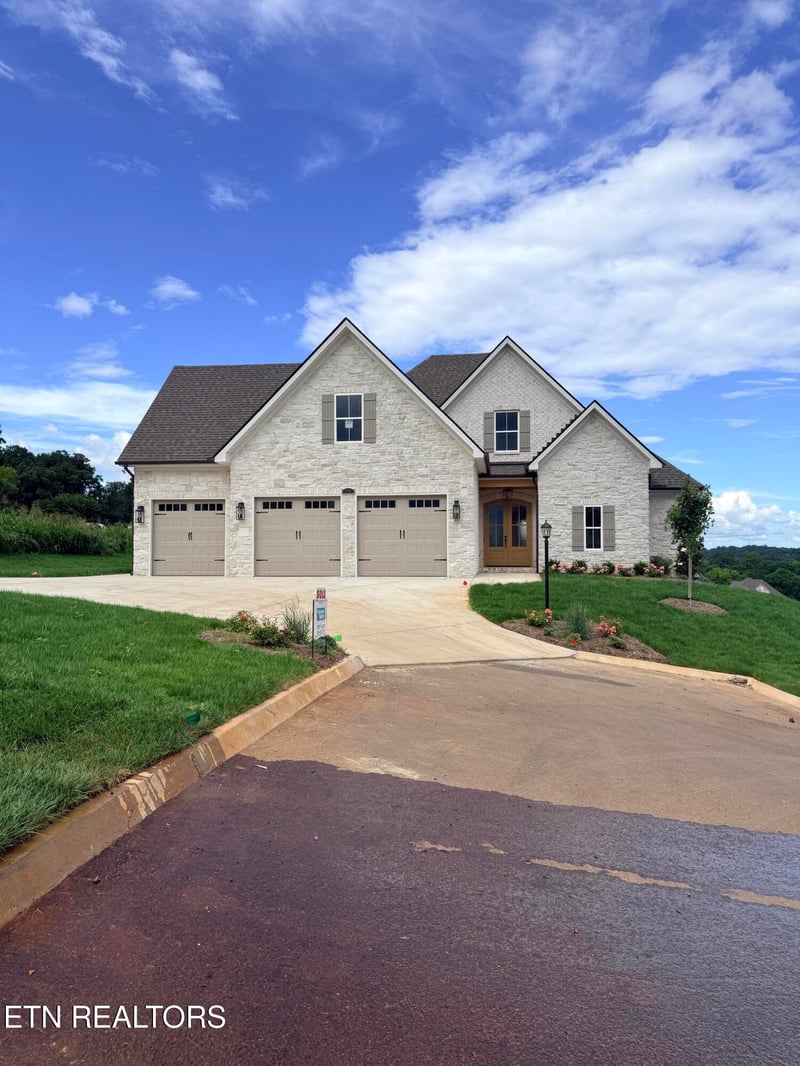 330 French Vineyard Ln, Knoxville, TN 37923