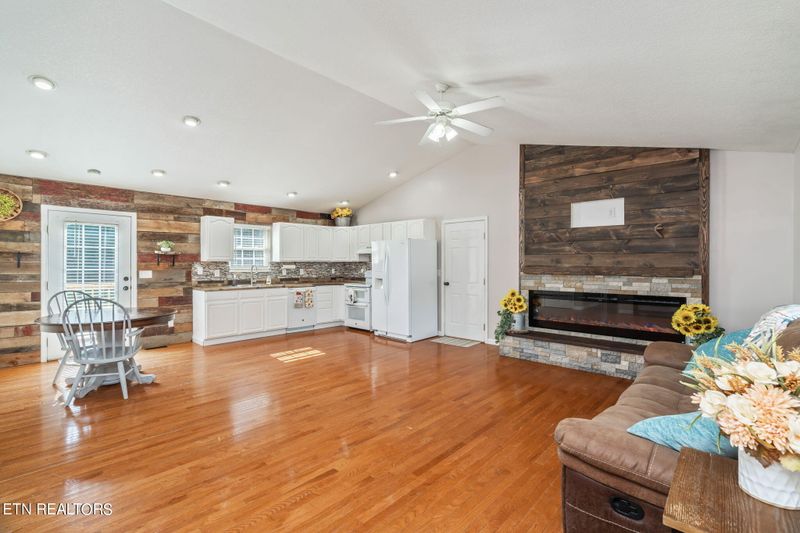 330 Howard Rd, Loudon, TN 37774