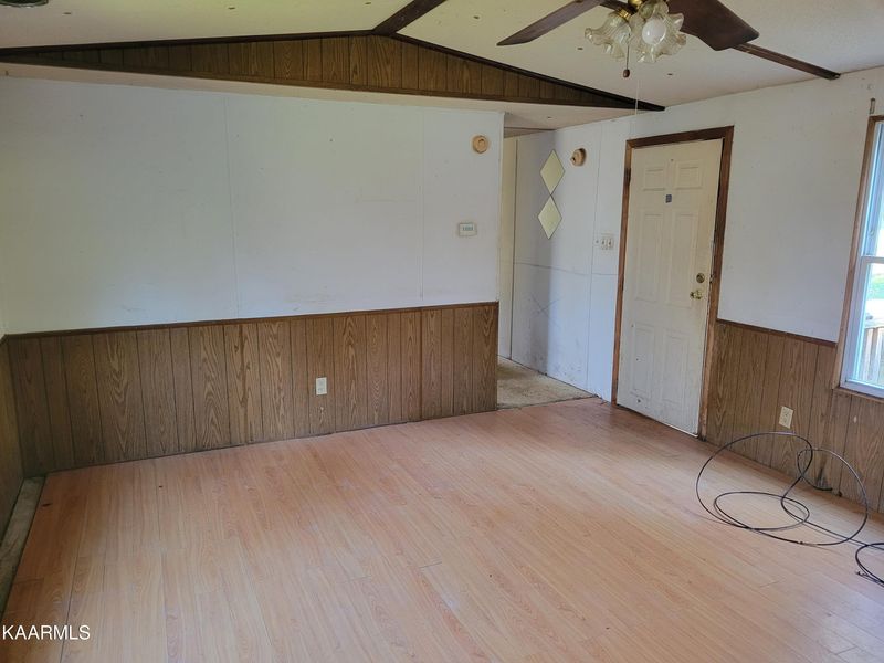 330 Old Mail Rd, Crossville, TN 38555