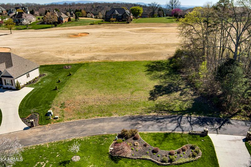 330 Pineberry Dr, Vonore, TN 37885