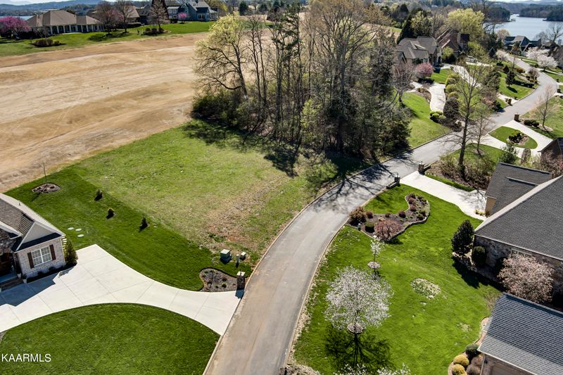 330 Pineberry Dr, Vonore, TN 37885