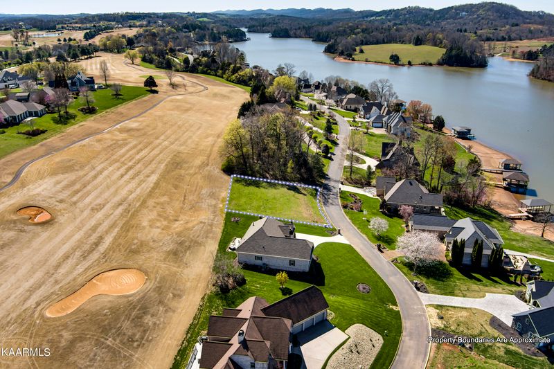 330 Pineberry Dr, Vonore, TN 37885