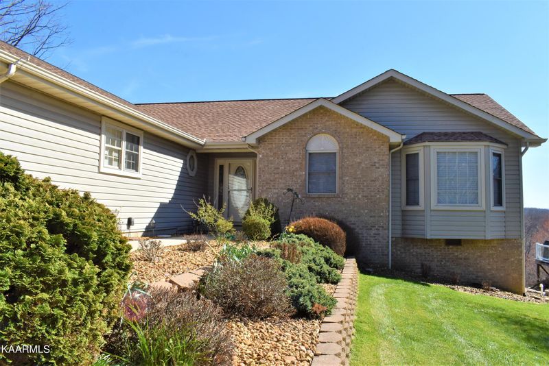 330 Snead Dr, Fairfield Glade, TN 38558