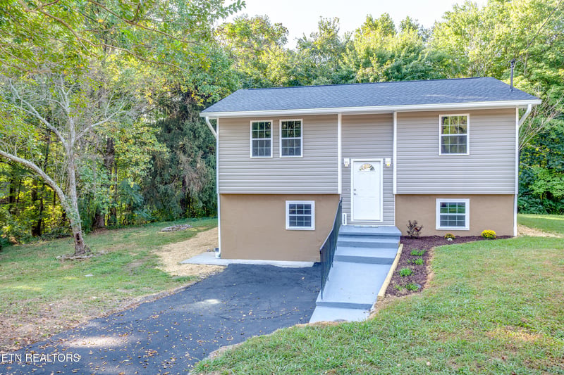 3300 Kendallmac Ln, Knoxville, TN 37931