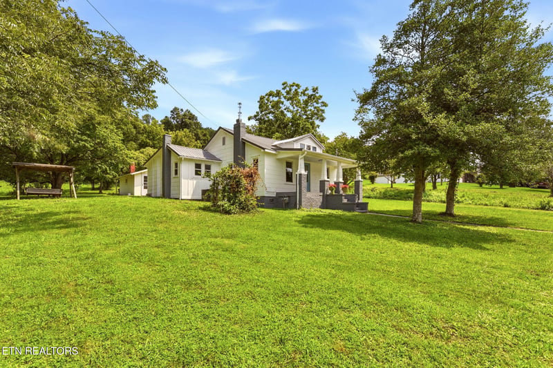 3300 Lake City Hwy, Rocky Top, TN 37769
