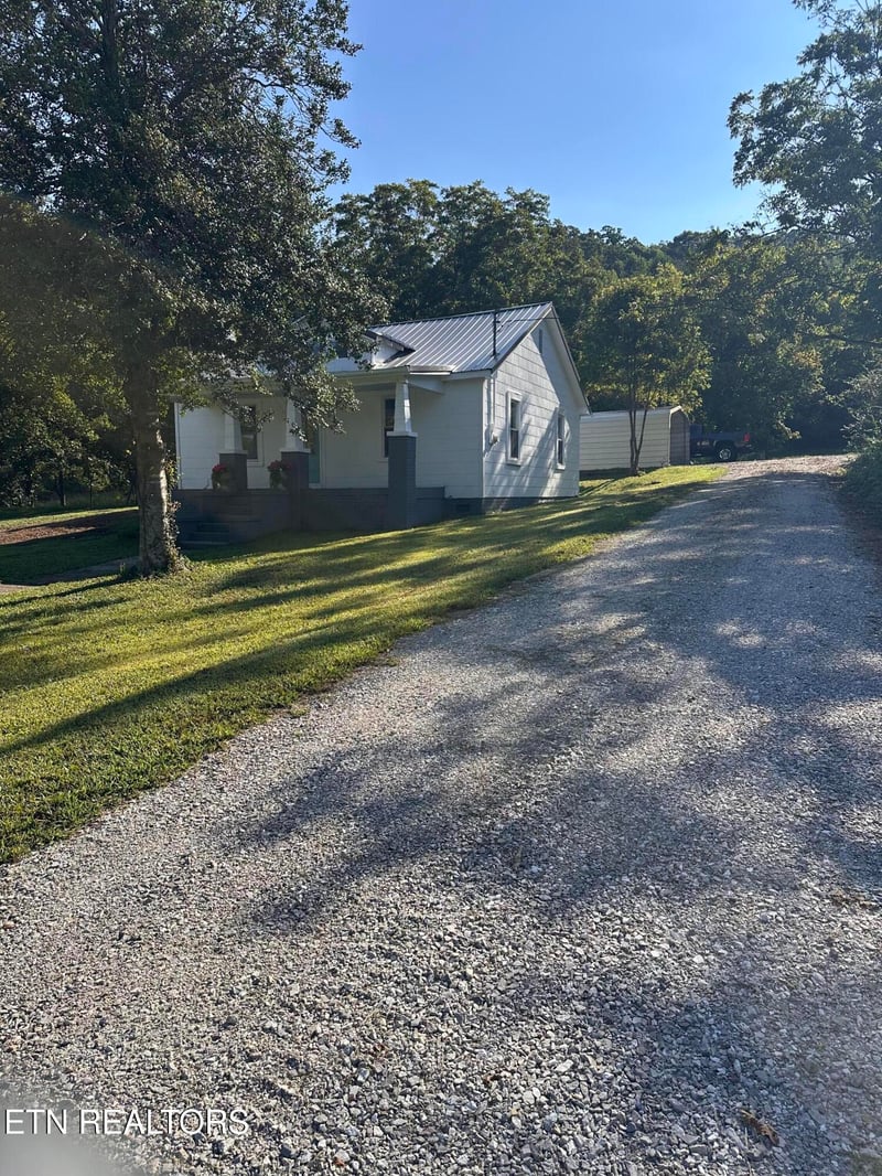 3300 Lake City Hwy, Rocky Top, TN 37769