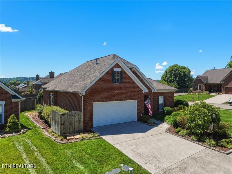 3300 Parrish Hill Ln, Knoxville, TN 37938