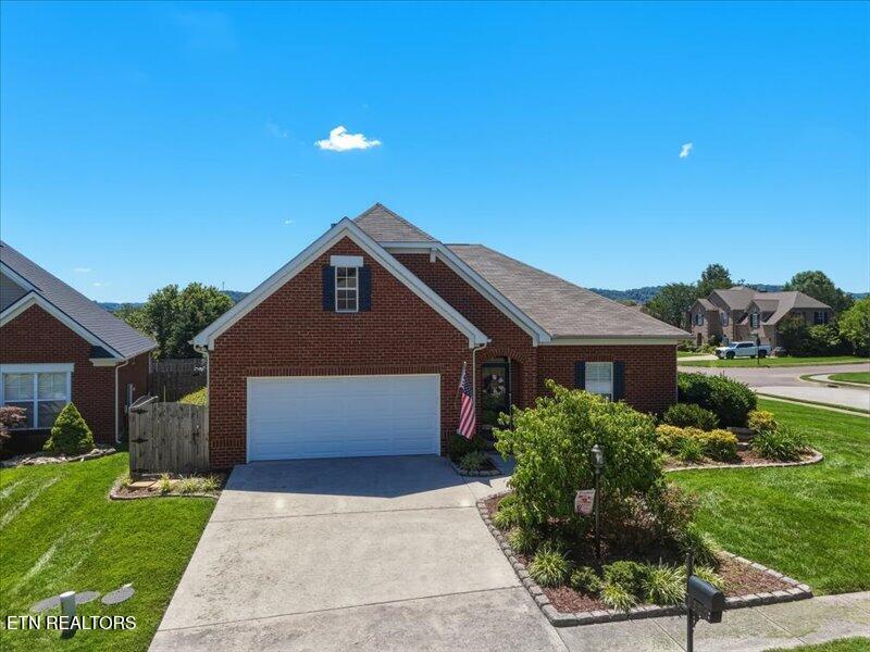 3300 Parrish Hill Ln, Knoxville, TN 37938
