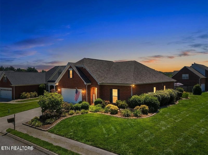 3300 Parrish Hill Ln, Knoxville, TN 37938