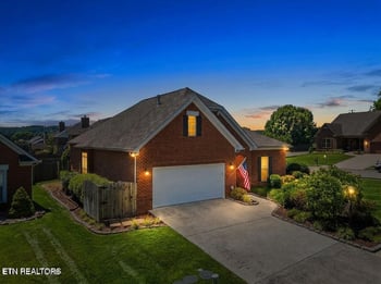 3300 Parrish Hill Ln, Knoxville, TN 37938