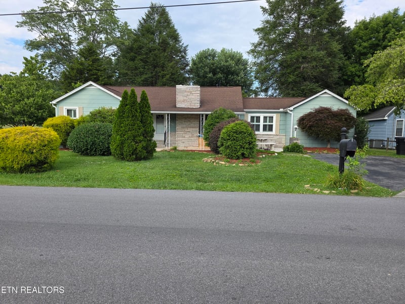 3303 Butler St, Pigeon Forge, TN 37863