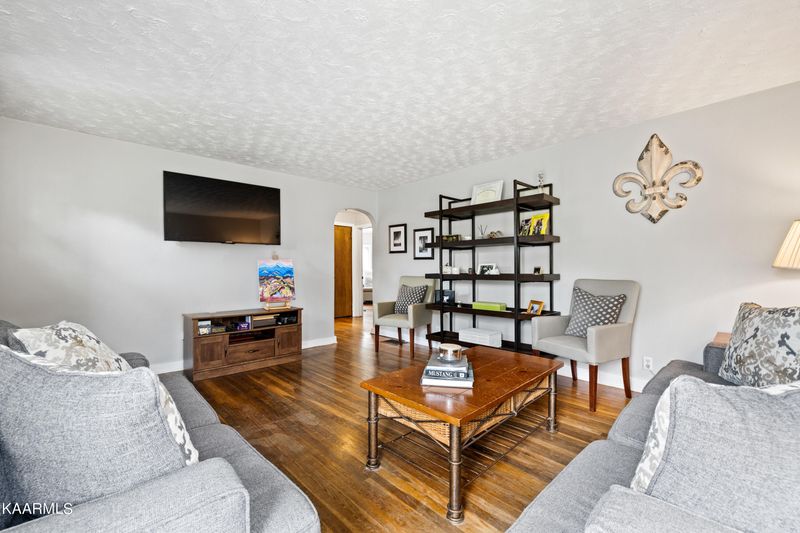 3303 Gary Rd, Knoxville, TN 37917