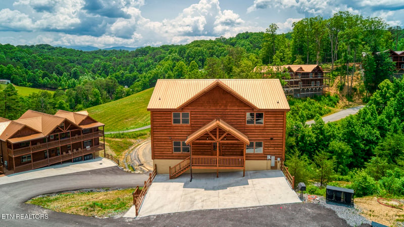 3303 Grace Way, Sevierville, TN 37876