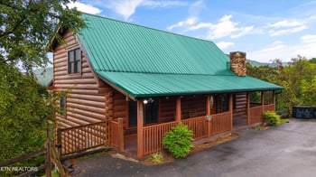 3303 Kestrel Way, Pigeon Forge, TN 37863