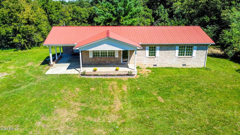 330345 Halfway Ln, Sunbright, TN 37872