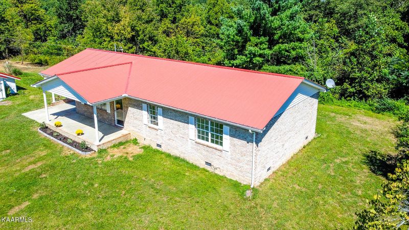 330345 Halfway Ln, Sunbright, TN 37872
