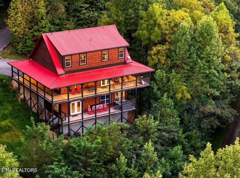 3305 Red Wolfe Rd, Sevierville, TN 37862
