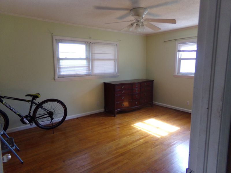 3305 Valley Forge Dr, Knoxville, TN 37920
