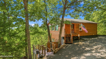 3307 Chinquapin Dr, Sevierville, TN 37876