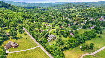 331 E Chestnut Hill Rd, Townsend, TN 37882