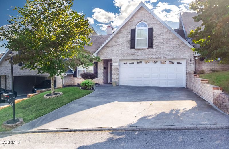 331 El Grande Ln, Lenoir City, TN 37771