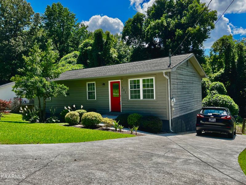331 Goans Ave, Clinton, TN 37716