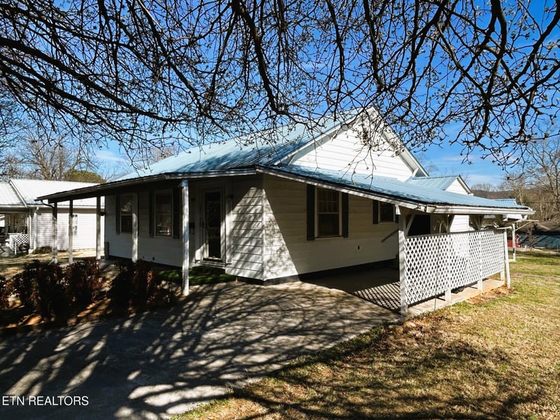 331 Louisiana Ave, Etowah, TN 37331