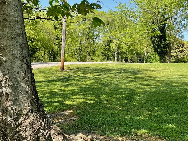 331 Sunset Rd, Clinton, TN 37716