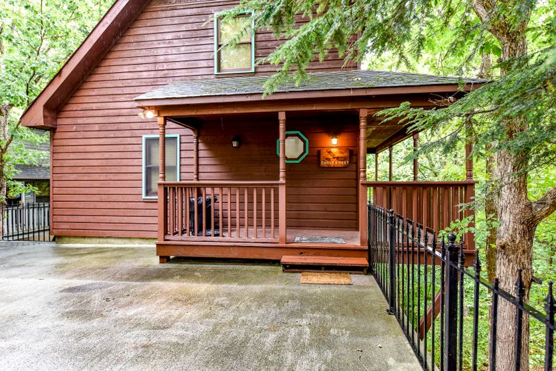 331 Woodridge Way, Pigeon Forge, TN 37863