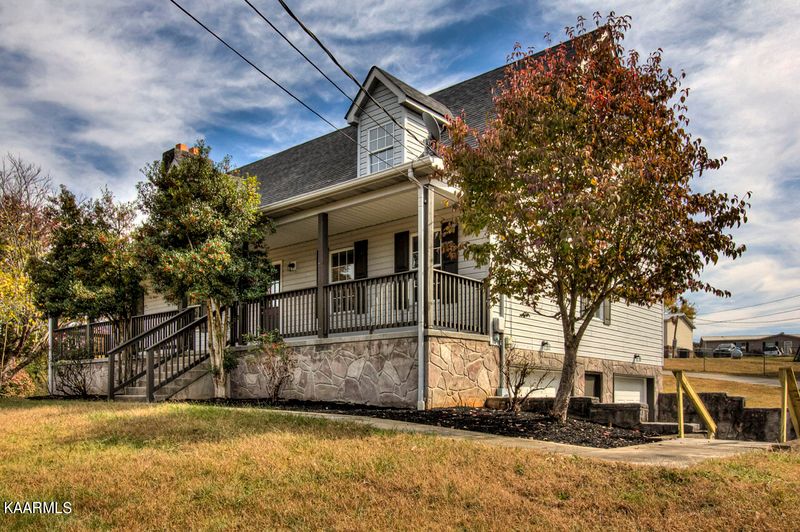 3310 Breezy Hill Way, Kodak, TN 37764
