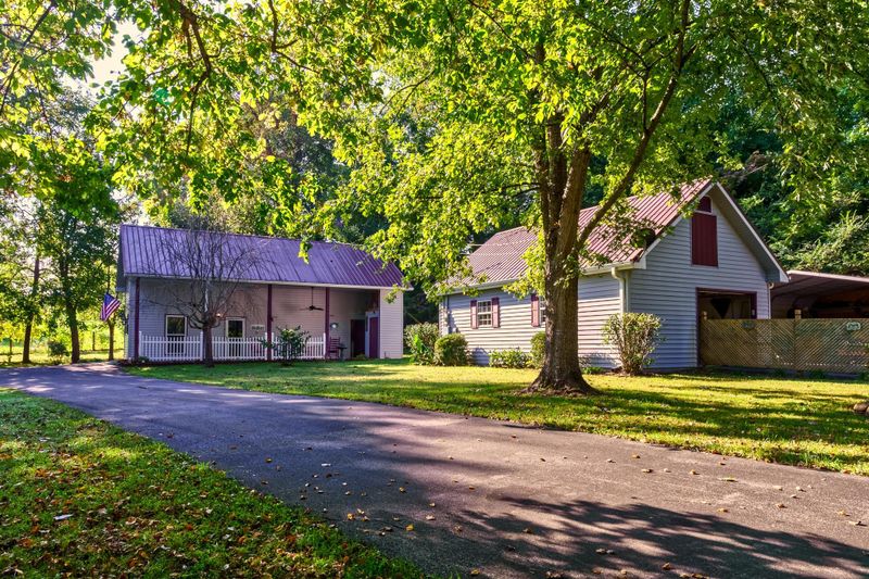 3310 Oma Lee Dr, Sevierville, TN 37876