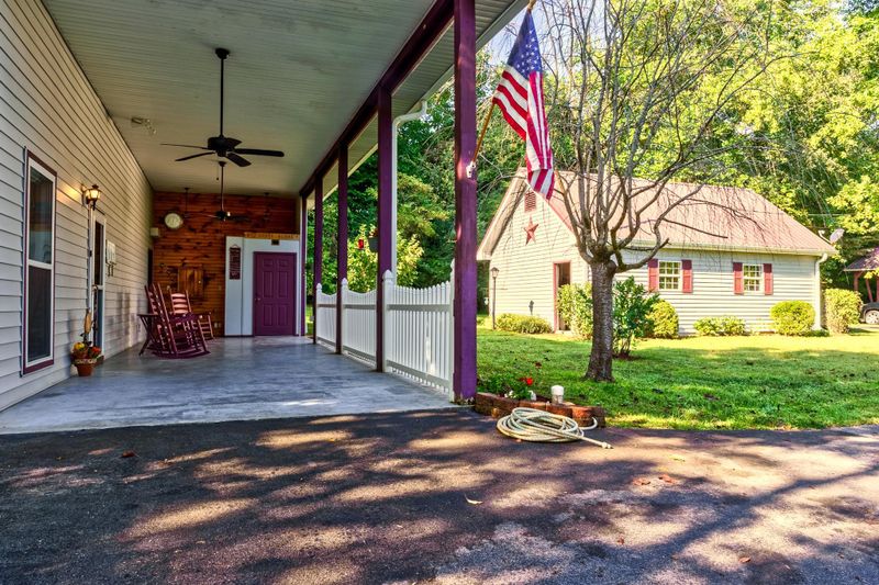 3310 Oma Lee Dr, Sevierville, TN 37876