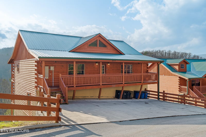 3310 Smoky Ridge Way, Sevierville, TN 37862